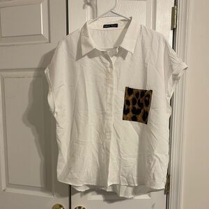 SHEIN White Shirt with Leopard Print Pocket